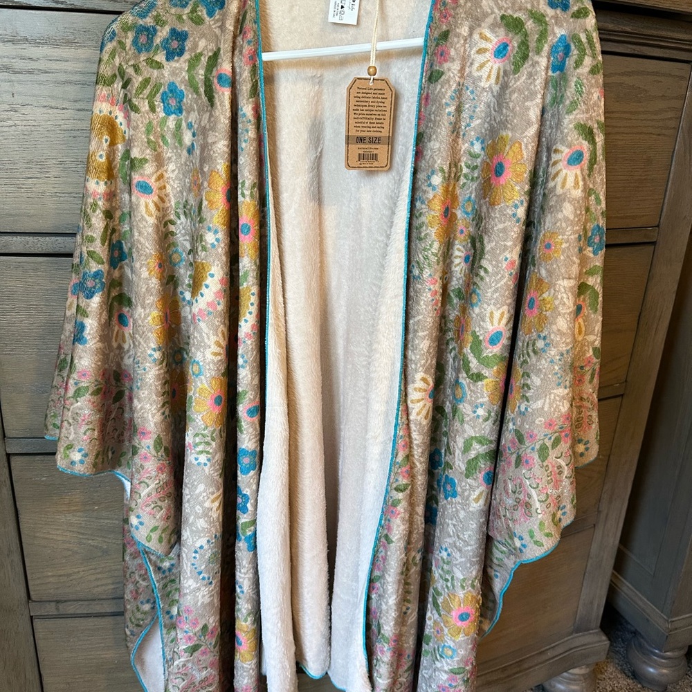 NEW-natural life-Floral Patterned Kimono